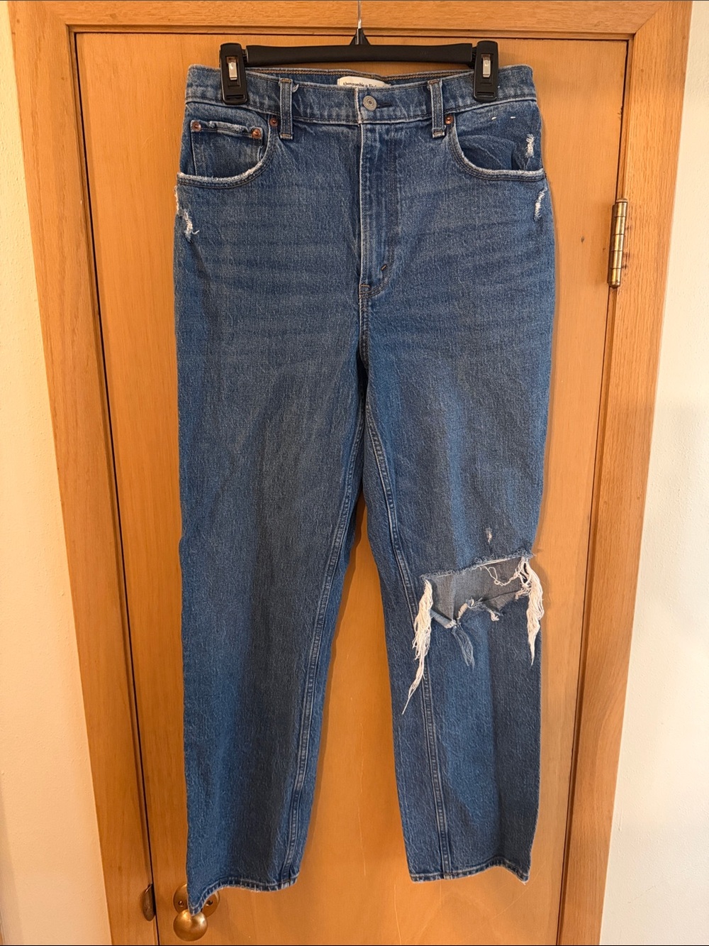 Abercrombie & Fitch Women’s The 90’s Straight Ultra High Rise Jeans 10/30